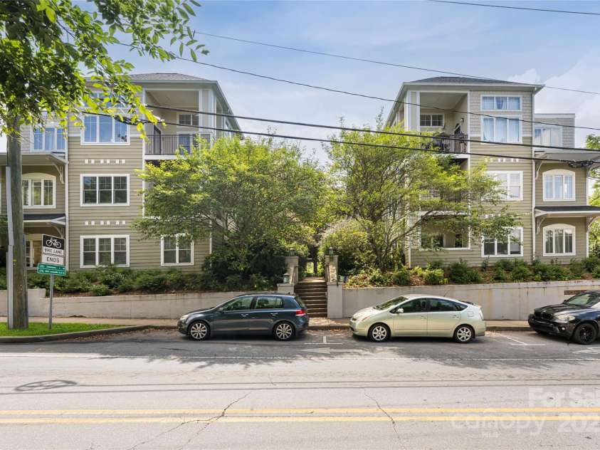 64 Clingman Avenue, Asheville, NC 28801.  MLS# CAR4285759, YatesRealty ID 7381. Located within walking distance of downtown and River Arts District