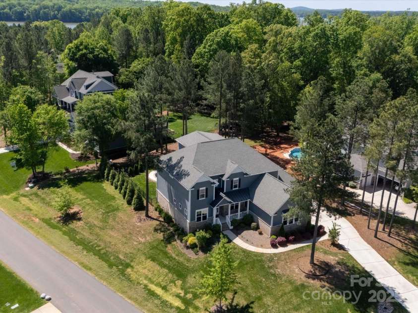 101 Cross Current Lane, Belmont, NC 28012.  MLS# CAR4246892, YatesRealty ID 7382. 