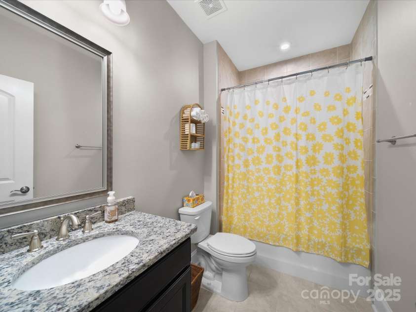 101 Cross Current Lane, Belmont, NC 28012.  MLS# CAR4246892, YatesRealty ID 7382. 