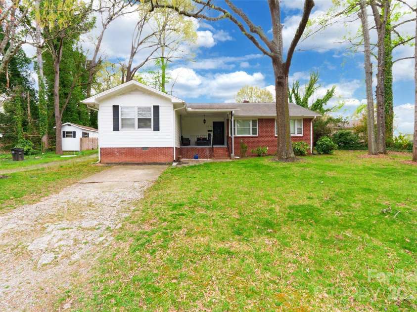 1400 Fern Forest Drive, Gastonia, NC 28054.  MLS# CAR4243059, YatesRealty ID 7383. 