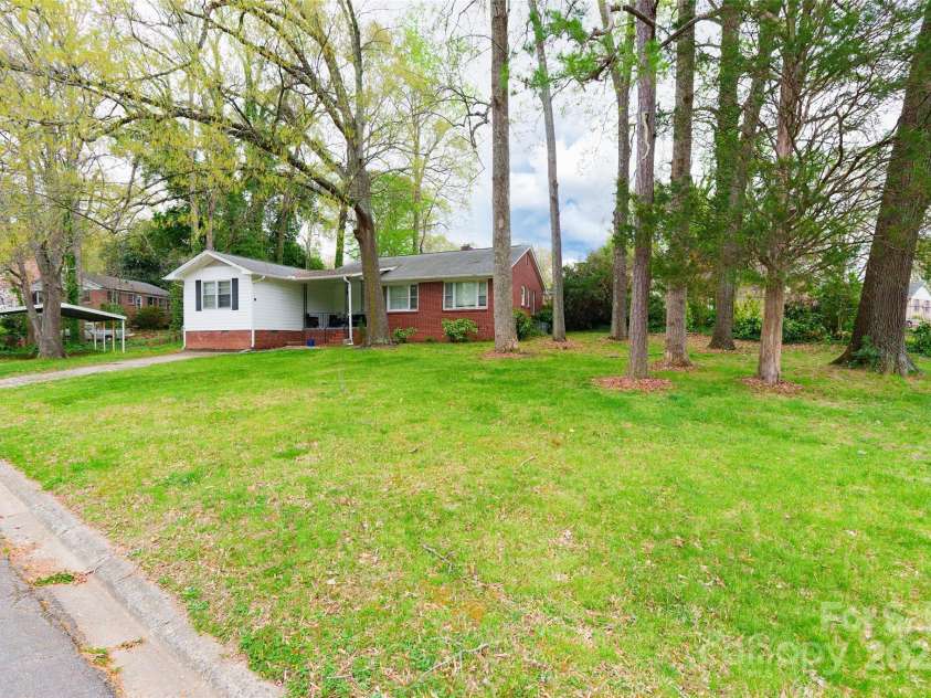 1400 Fern Forest Drive, Gastonia, NC 28054.  MLS# CAR4243059, YatesRealty ID 7383. 