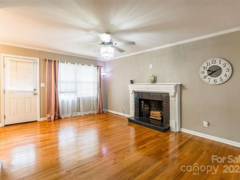 1400 Fern Forest Drive, Gastonia, NC 28054.  MLS# CAR4243059, YatesRealty ID 7383. 