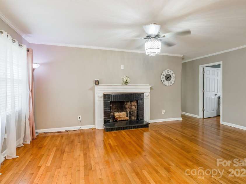 1400 Fern Forest Drive, Gastonia, NC 28054.  MLS# CAR4243059, YatesRealty ID 7383. 