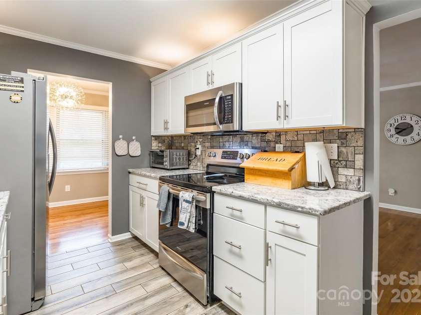 1400 Fern Forest Drive, Gastonia, NC 28054.  MLS# CAR4243059, YatesRealty ID 7383. 