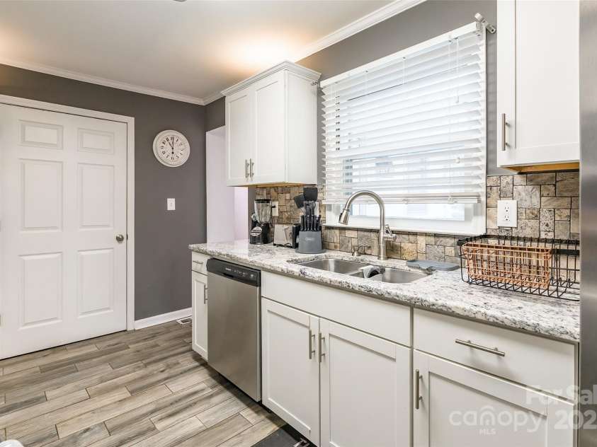 1400 Fern Forest Drive, Gastonia, NC 28054.  MLS# CAR4243059, YatesRealty ID 7383. 