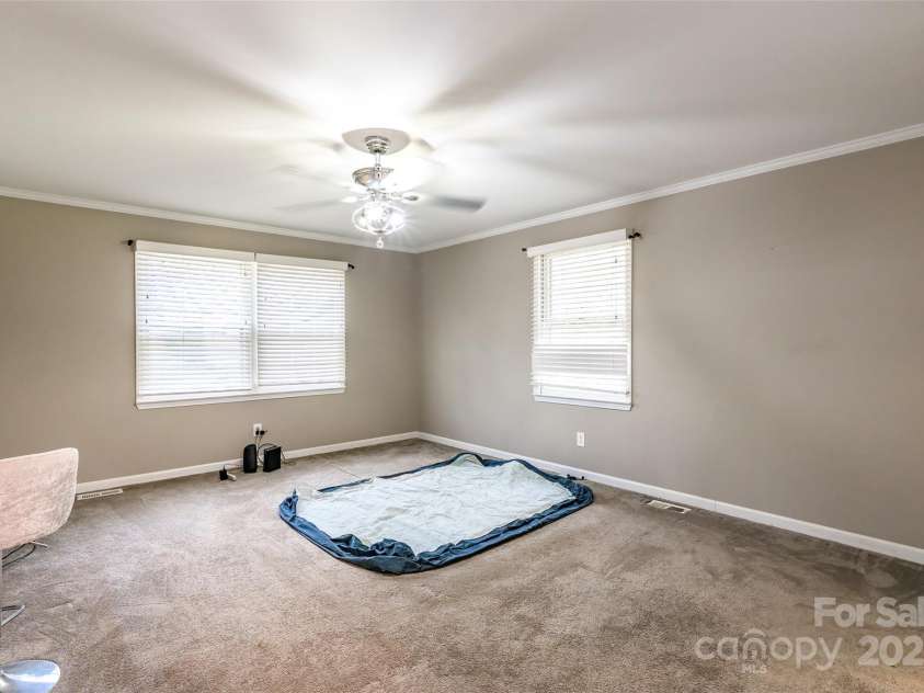1400 Fern Forest Drive, Gastonia, NC 28054.  MLS# CAR4243059, YatesRealty ID 7383. 