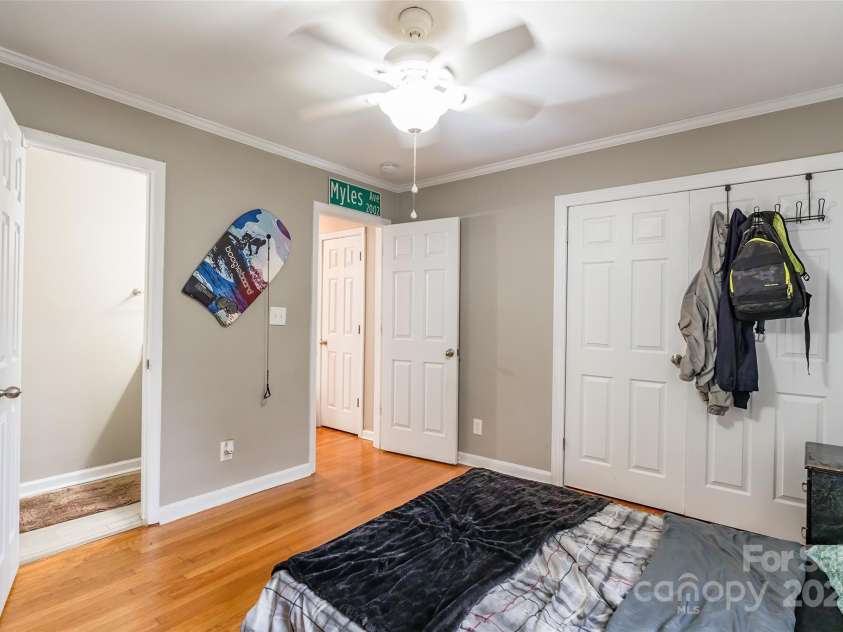 1400 Fern Forest Drive, Gastonia, NC 28054.  MLS# CAR4243059, YatesRealty ID 7383. 