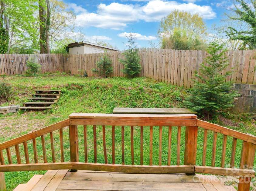 1400 Fern Forest Drive, Gastonia, NC 28054.  MLS# CAR4243059, YatesRealty ID 7383. 
