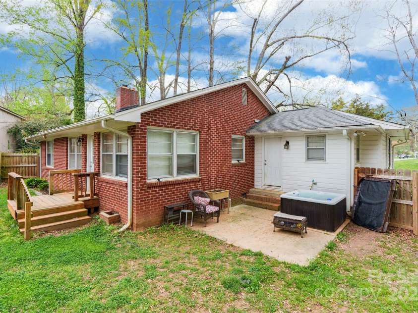 1400 Fern Forest Drive, Gastonia, NC 28054.  MLS# CAR4243059, YatesRealty ID 7383. 