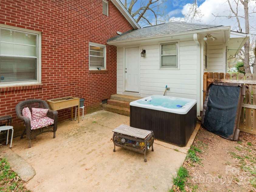 1400 Fern Forest Drive, Gastonia, NC 28054.  MLS# CAR4243059, YatesRealty ID 7383. 