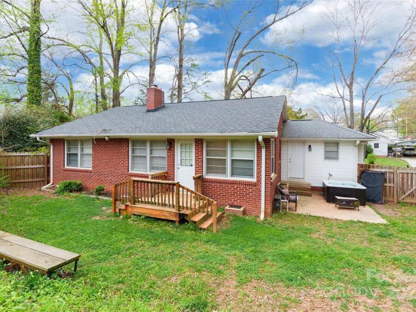 1400 Fern Forest Drive, Gastonia, NC 28054.  MLS# CAR4243059, YatesRealty ID 7383. 