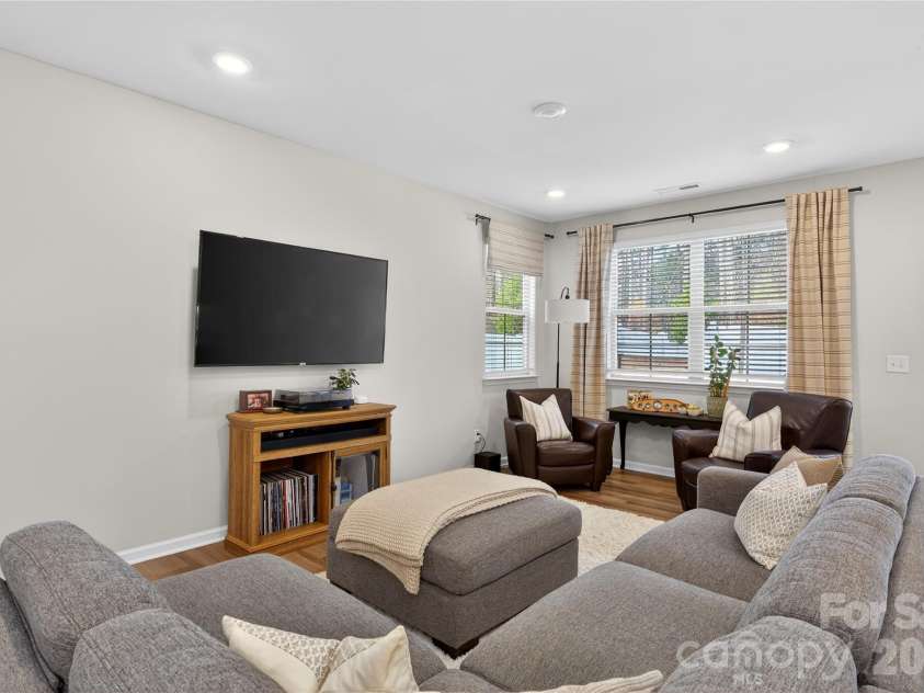 3123 Glenn Hope Way, Matthews, NC 28104.  MLS# CAR4346516, YatesRealty ID 7384. 
