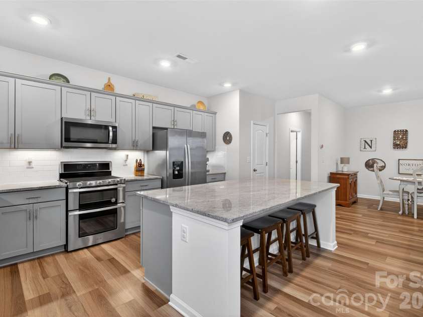 3123 Glenn Hope Way, Matthews, NC 28104.  MLS# CAR4346516, YatesRealty ID 7384. 