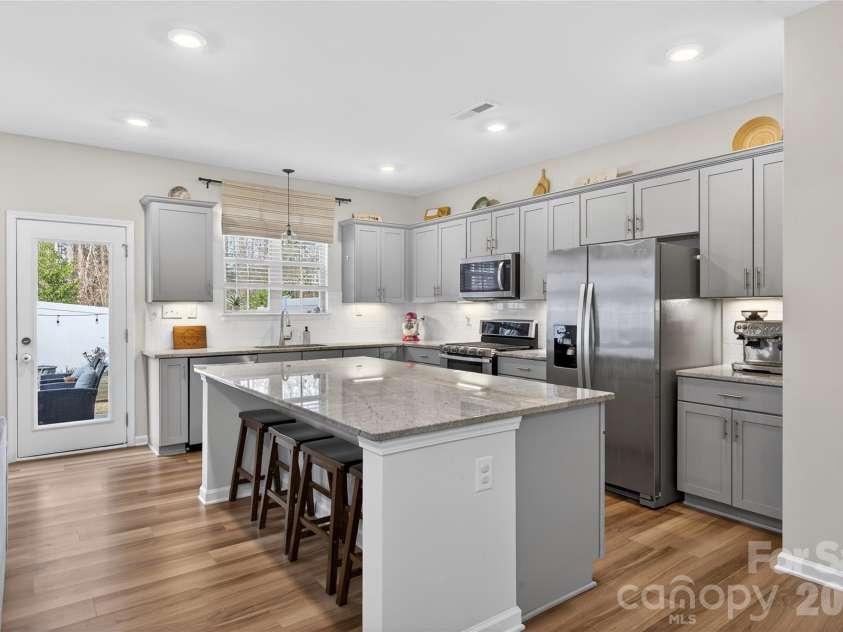 3123 Glenn Hope Way, Matthews, NC 28104.  MLS# CAR4346516, YatesRealty ID 7384. 