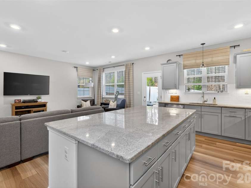 3123 Glenn Hope Way, Matthews, NC 28104.  MLS# CAR4346516, YatesRealty ID 7384. 