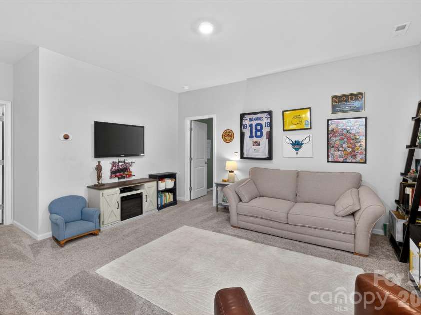 3123 Glenn Hope Way, Matthews, NC 28104.  MLS# CAR4346516, YatesRealty ID 7384. 