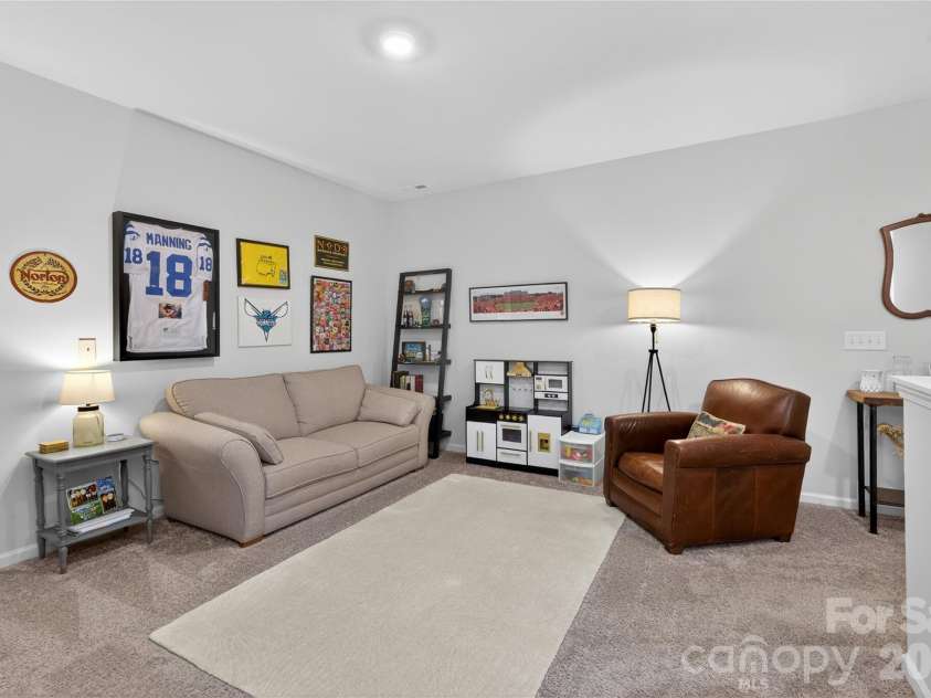 3123 Glenn Hope Way, Matthews, NC 28104.  MLS# CAR4346516, YatesRealty ID 7384. 