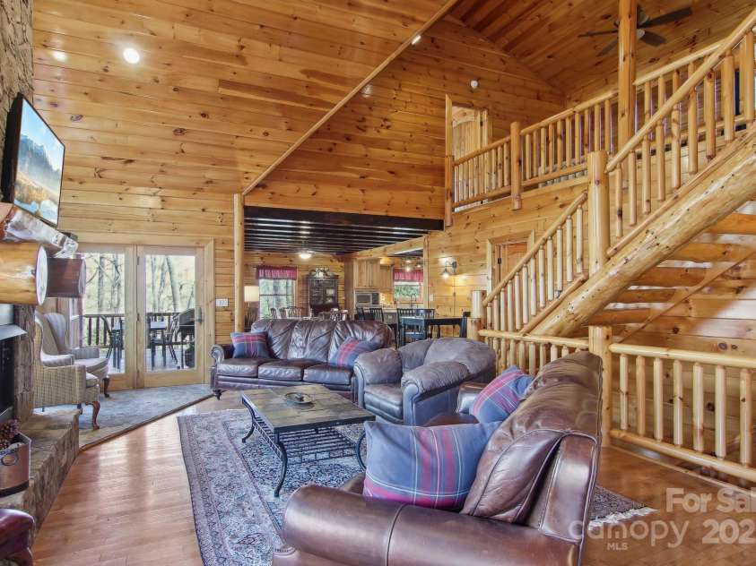 475 Toe River Road, Burnsville, NC 28714.  MLS# CAR4245970, YatesRealty ID 7384. 