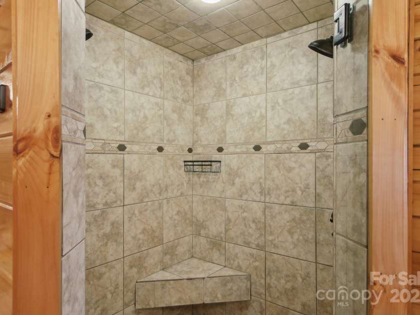 475 Toe River Road, Burnsville, NC 28714.  MLS# CAR4245970, YatesRealty ID 7384. 