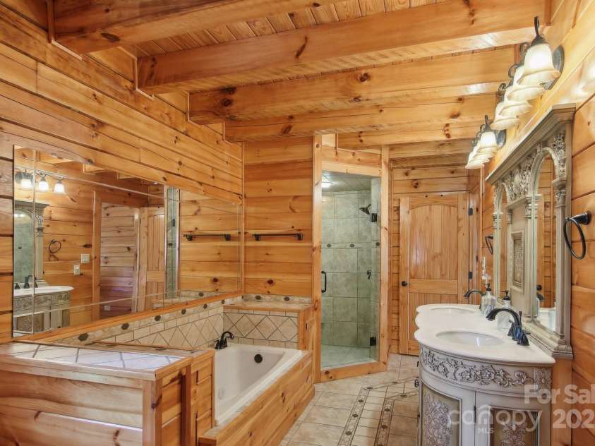 475 Toe River Road, Burnsville, NC 28714.  MLS# CAR4245970, YatesRealty ID 7384. 