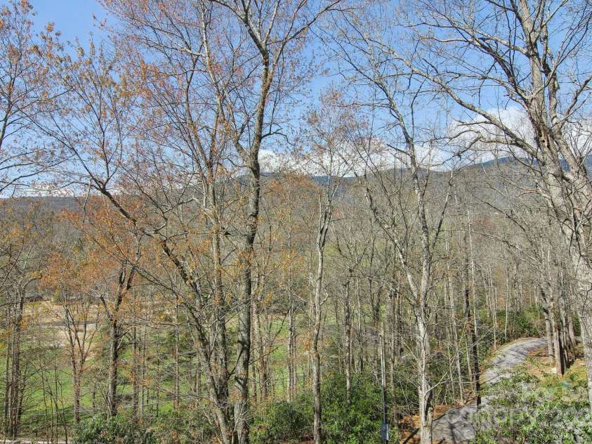 475 Toe River Road, Burnsville, NC 28714.  MLS# CAR4245970, YatesRealty ID 7384. 