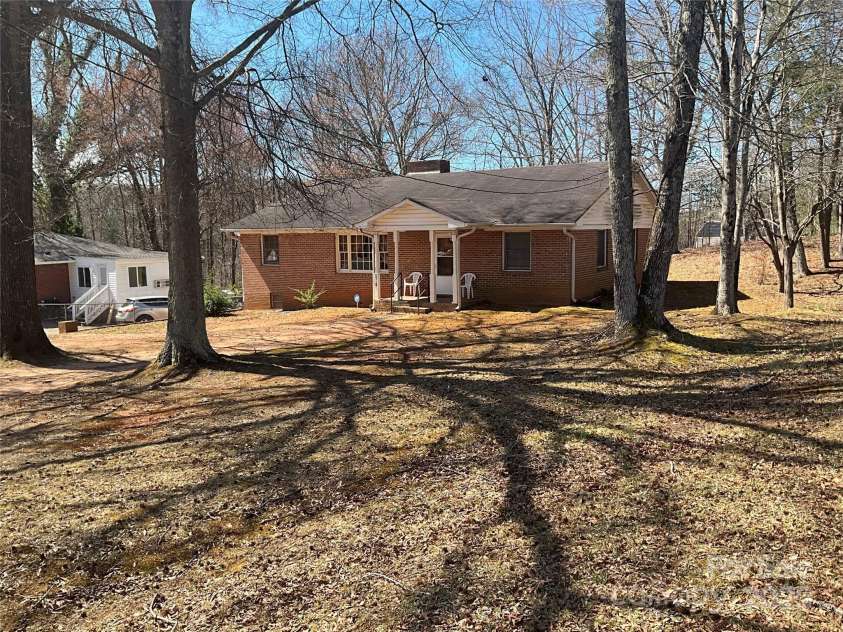 3534 Prospect Drive, Winston Salem, NC 27105.  MLS# CAR4240171, YatesRealty ID 7386. 