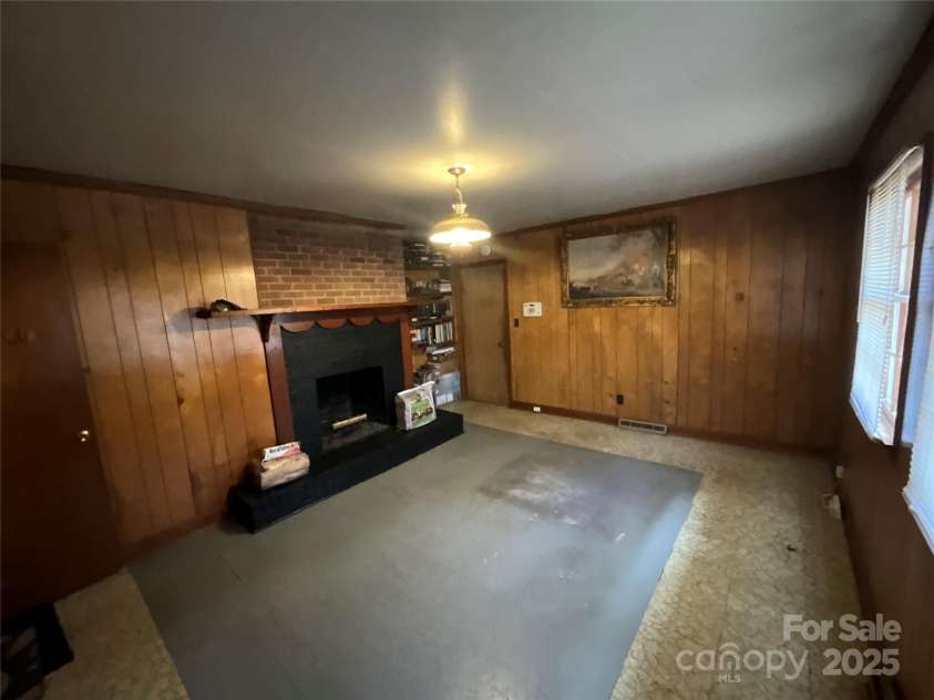 3534 Prospect Drive, Winston Salem, NC 27105.  MLS# CAR4240171, YatesRealty ID 7386. 