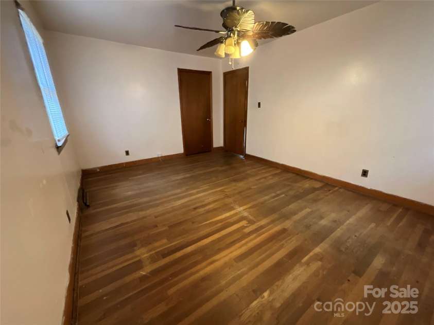 3534 Prospect Drive, Winston Salem, NC 27105.  MLS# CAR4240171, YatesRealty ID 7386. 