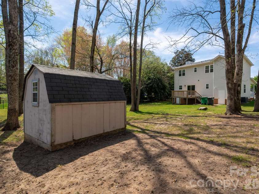 6100 Joshua Tree Court, Charlotte, NC 28227.  MLS# CAR4362346, YatesRealty ID 7386. 