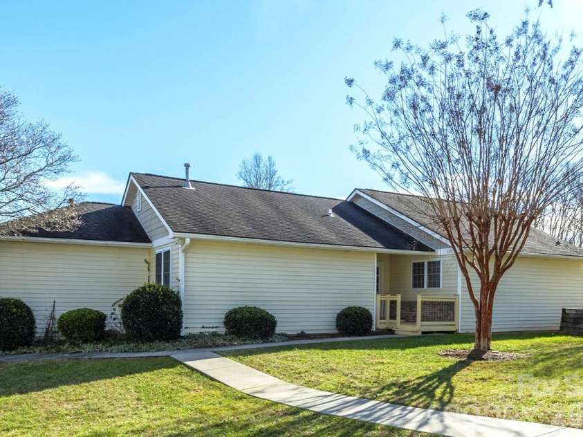 115 Creeks End Circle, Mills River, NC 28759.  MLS# CAR4335519, YatesRealty ID 7387. 