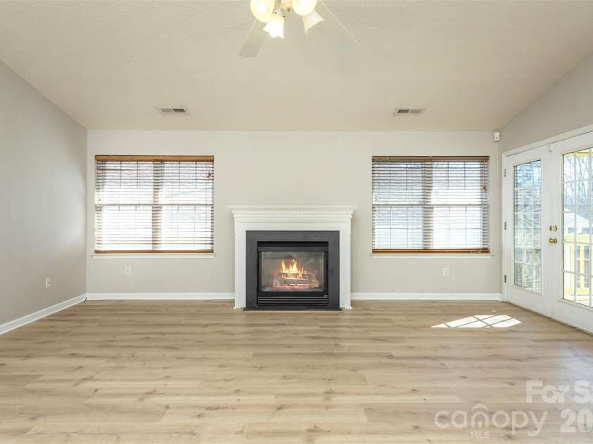 115 Creeks End Circle, Mills River, NC 28759.  MLS# CAR4335519, YatesRealty ID 7387. 