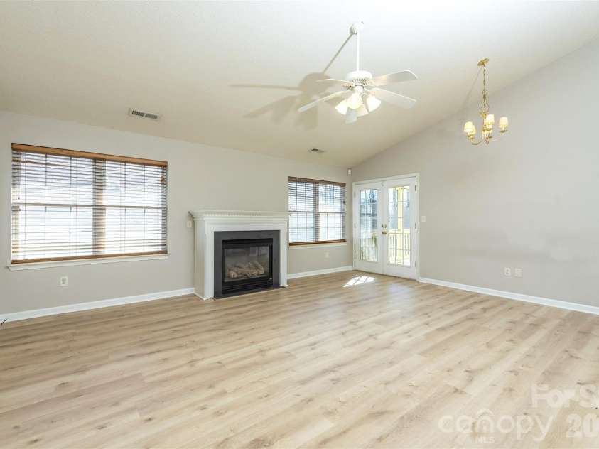115 Creeks End Circle, Mills River, NC 28759.  MLS# CAR4335519, YatesRealty ID 7387. 