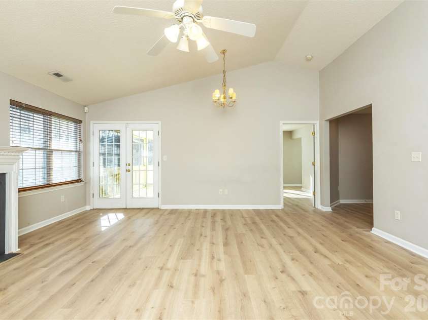 115 Creeks End Circle, Mills River, NC 28759.  MLS# CAR4335519, YatesRealty ID 7387. 