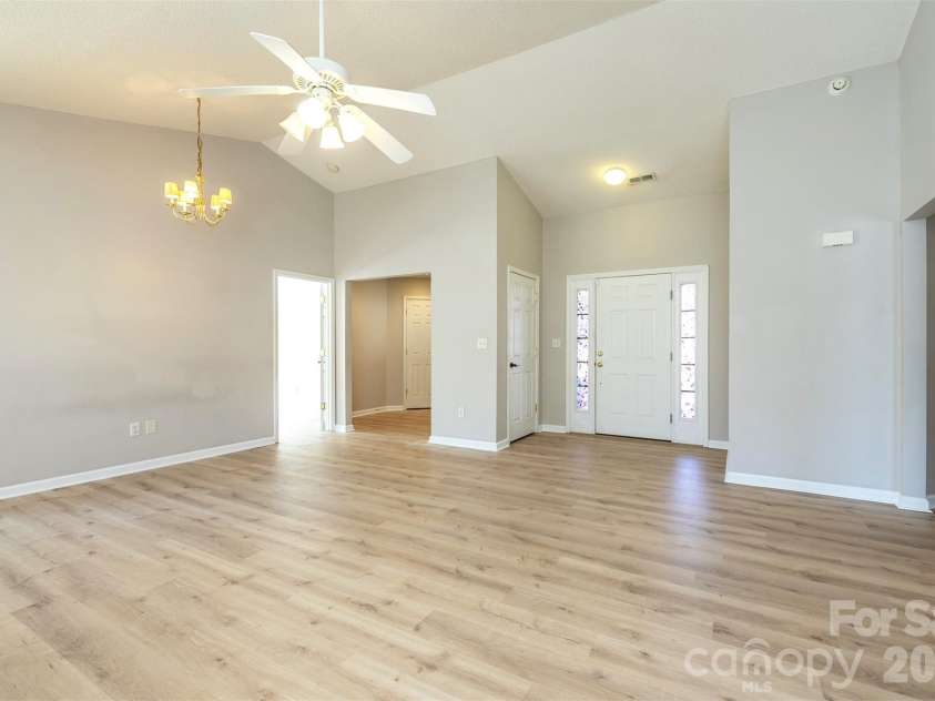115 Creeks End Circle, Mills River, NC 28759.  MLS# CAR4335519, YatesRealty ID 7387. 