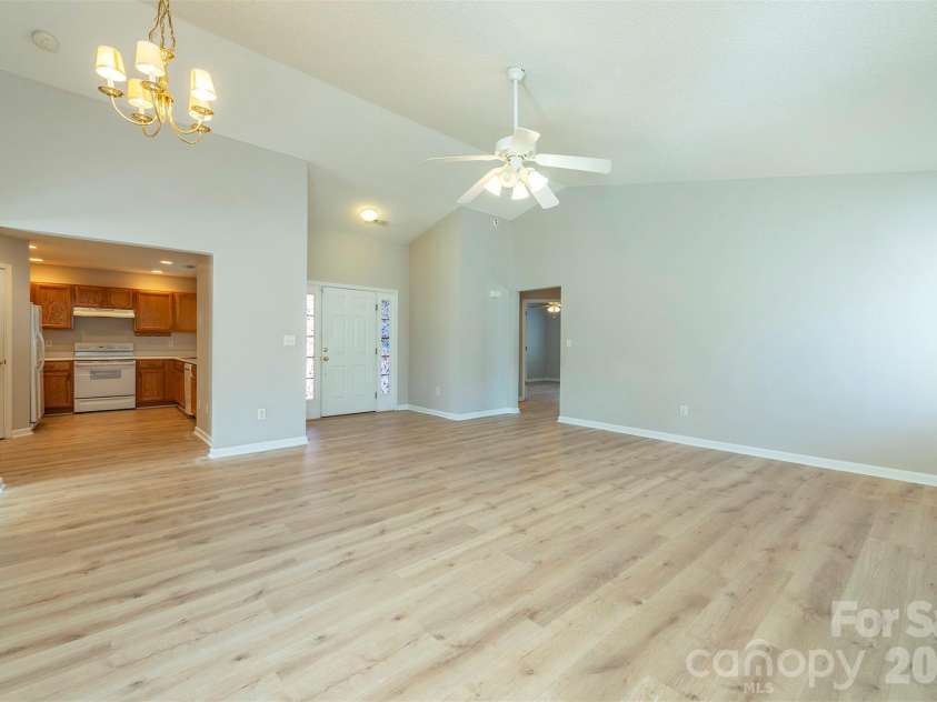 115 Creeks End Circle, Mills River, NC 28759.  MLS# CAR4335519, YatesRealty ID 7387. 