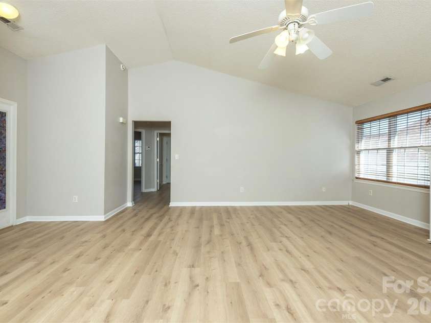 115 Creeks End Circle, Mills River, NC 28759.  MLS# CAR4335519, YatesRealty ID 7387. 