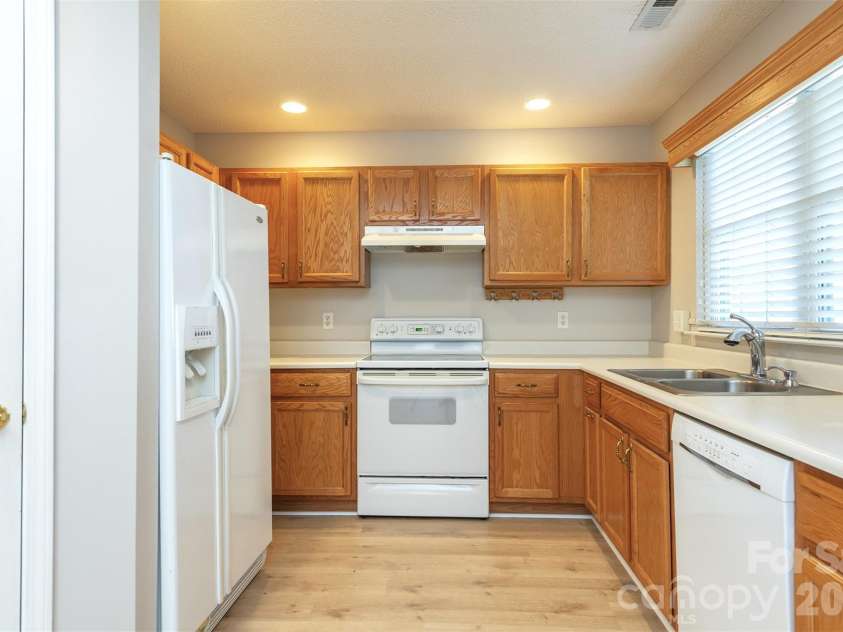 115 Creeks End Circle, Mills River, NC 28759.  MLS# CAR4335519, YatesRealty ID 7387. 