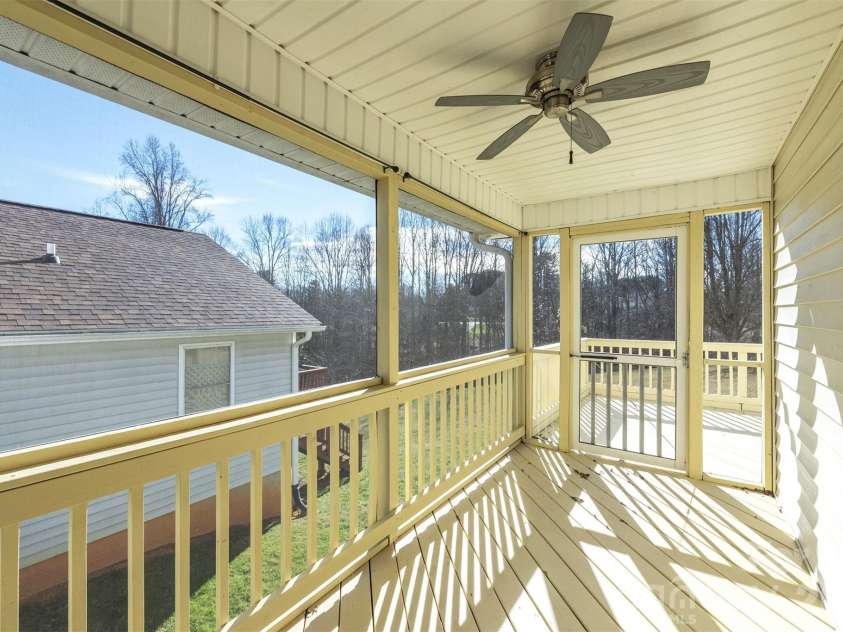 115 Creeks End Circle, Mills River, NC 28759.  MLS# CAR4335519, YatesRealty ID 7387. 