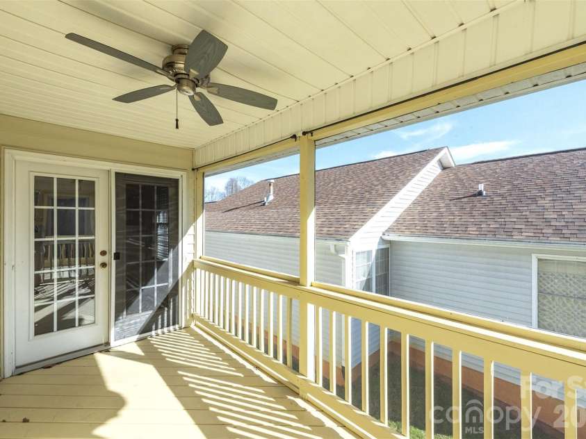115 Creeks End Circle, Mills River, NC 28759.  MLS# CAR4335519, YatesRealty ID 7387. 