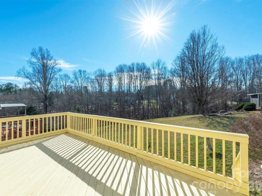 115 Creeks End Circle, Mills River, NC 28759.  MLS# CAR4335519, YatesRealty ID 7387. 