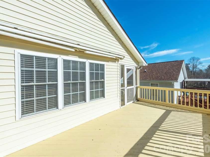 115 Creeks End Circle, Mills River, NC 28759.  MLS# CAR4335519, YatesRealty ID 7387. 