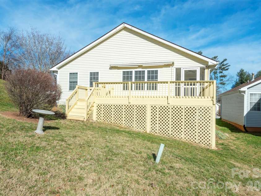 115 Creeks End Circle, Mills River, NC 28759.  MLS# CAR4335519, YatesRealty ID 7387. 