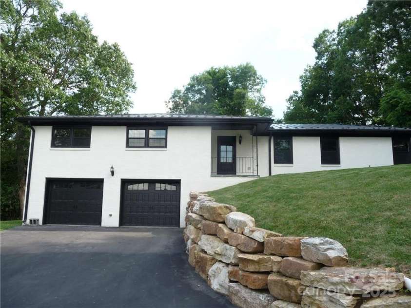 384 New River Heights, Boone, NC 28607.  MLS# CAR4304432, YatesRealty ID 7389. 
