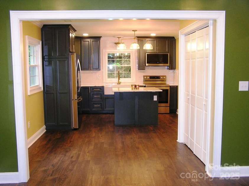 384 New River Heights, Boone, NC 28607.  MLS# CAR4304432, YatesRealty ID 7389. Informal Dining Area