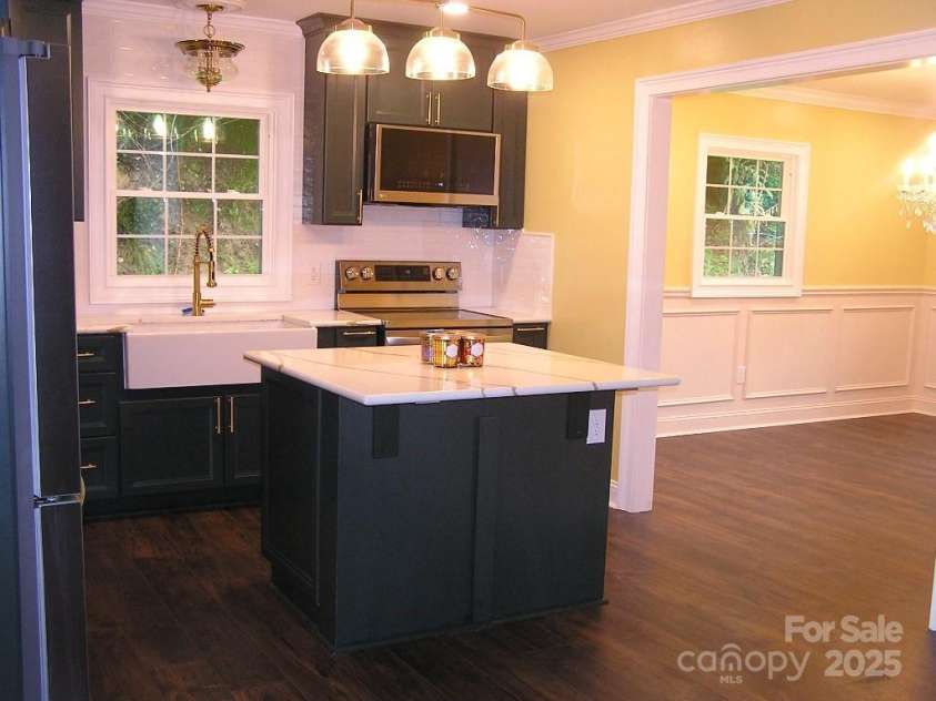 384 New River Heights, Boone, NC 28607.  MLS# CAR4304432, YatesRealty ID 7389. Kitchen