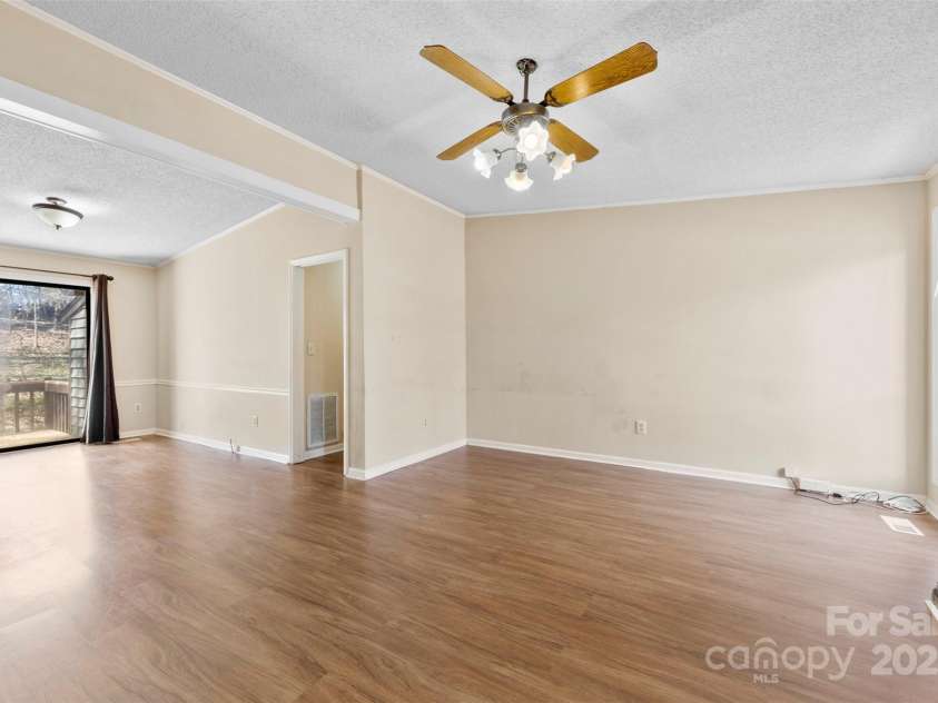 8123 Chrisbry Lane, Charlotte, NC 28215.  MLS# CAR4233975, YatesRealty ID 7389. 