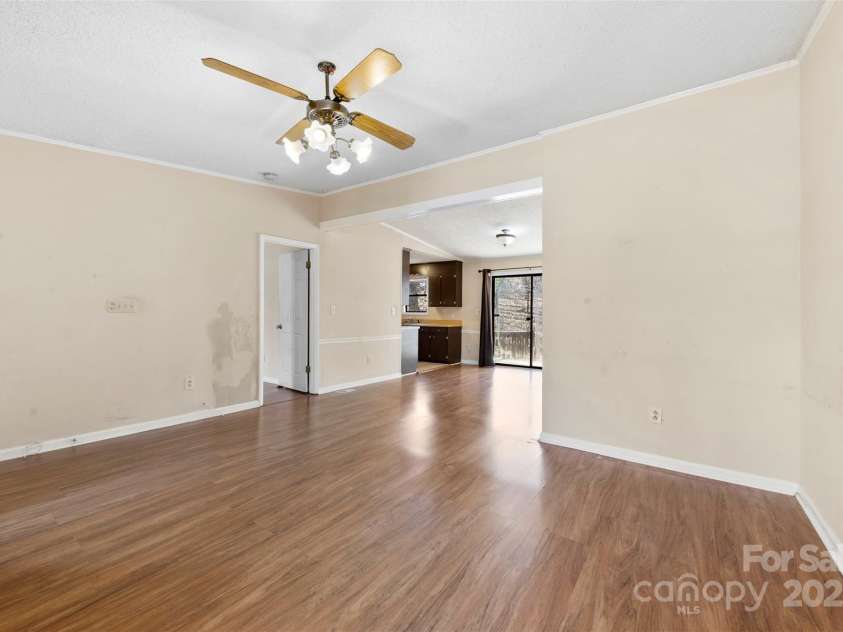 8123 Chrisbry Lane, Charlotte, NC 28215.  MLS# CAR4233975, YatesRealty ID 7389. 