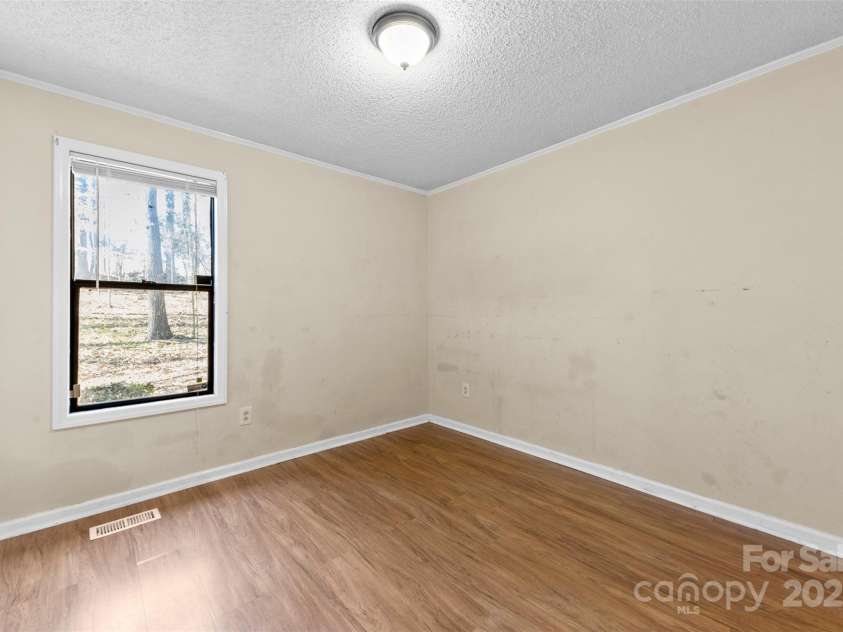 8123 Chrisbry Lane, Charlotte, NC 28215.  MLS# CAR4233975, YatesRealty ID 7389. 
