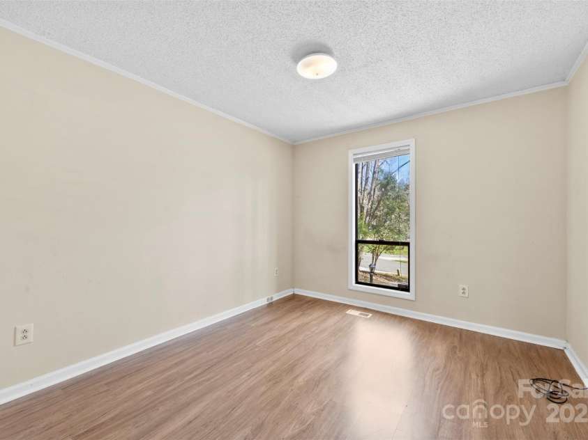 8123 Chrisbry Lane, Charlotte, NC 28215.  MLS# CAR4233975, YatesRealty ID 7389. 
