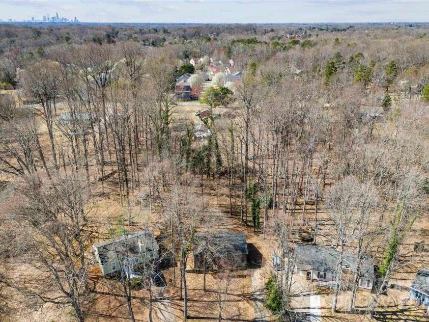 8123 Chrisbry Lane, Charlotte, NC 28215.  MLS# CAR4233975, YatesRealty ID 7389. 